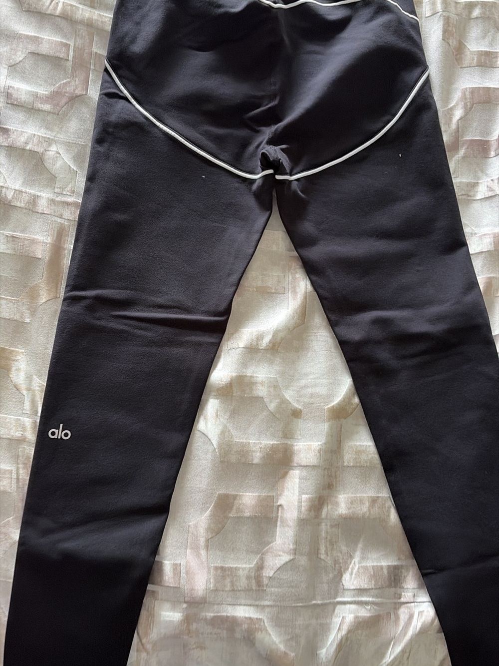 ALO Yoga Black Leggings with Contrast Piping